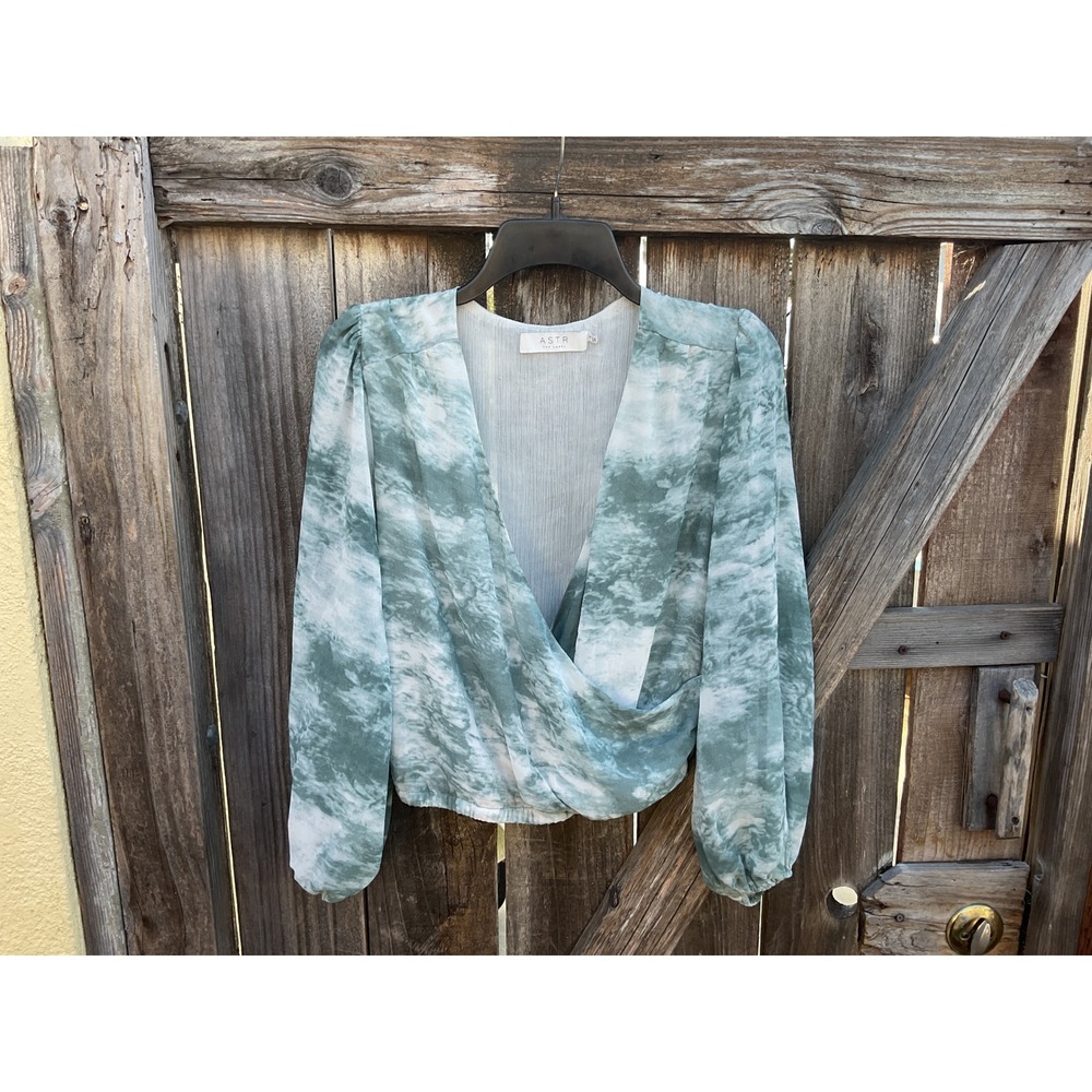 ASTR The Label Sage Green Tie Dye Surplice Wrap Blouse Long Sleeve Small